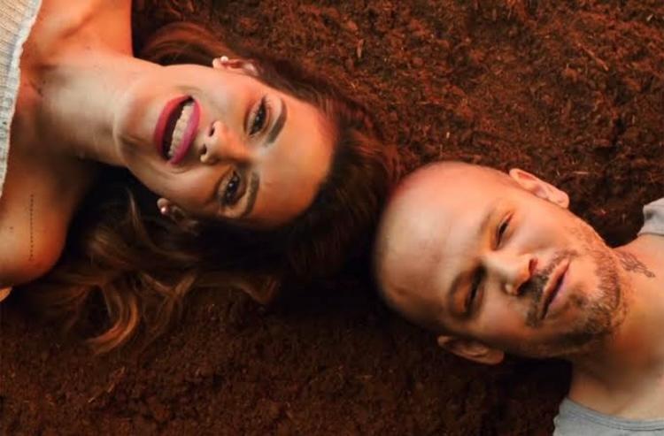 Kany García Feat. Residente: Banana Papaya